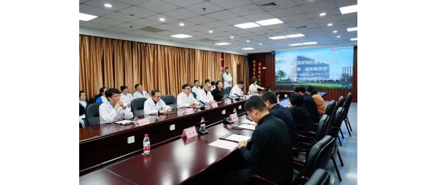深圳evo真人视讯集团代表团前往沈阳医学院附属中心医院召开调研研讨，共同探寻生命健康产业合作新机遇
